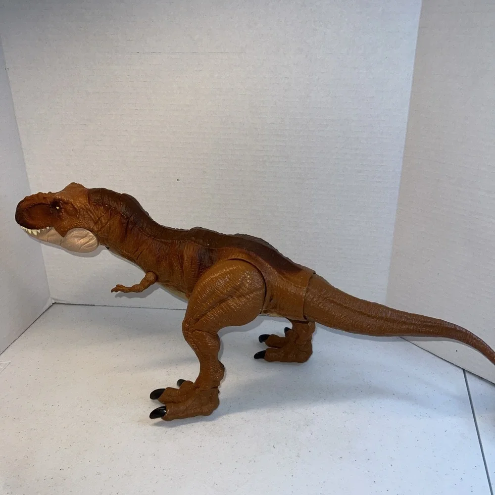 Jurassic World Thrash N' Throw Tyrannosaurus Rex T-Rex 2017 Sound Works 22